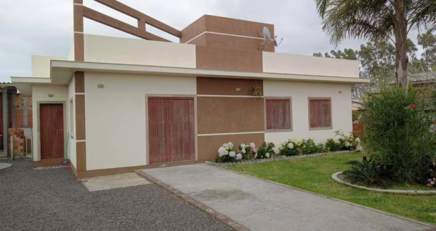 Casa 03 Dorm à venda no Bairro Praia do Ribeiro com 150 m² de área privativa - 1 vaga de garagem