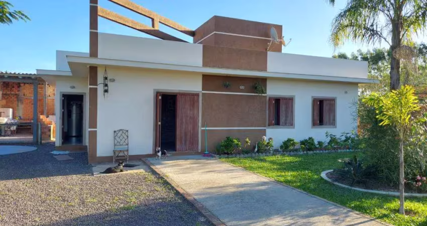 Casa 03 Dorm à venda no Bairro Praia do Ribeiro com 130 m² de área privativa - 1 vaga de garagem