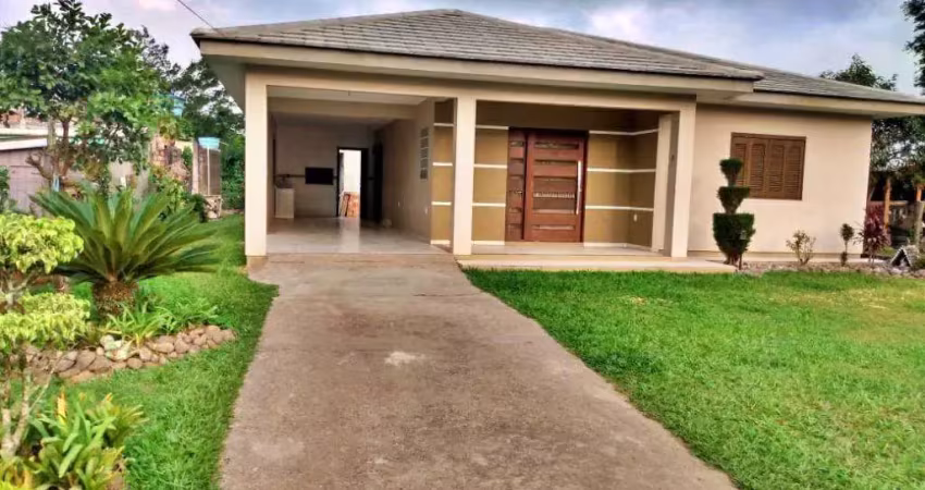 Casa 03 Dorm à venda no Bairro Faxinal com 134 m² de área privativa - 2 vagas de garagem