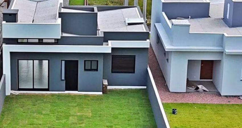 Casa 03 Dorm à venda no Bairro Praia Caravelle com 107 m² de área privativa - 2 vagas de garagem