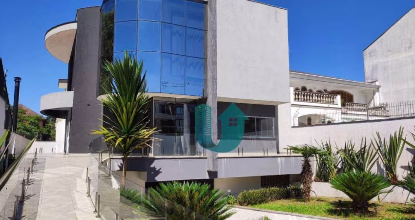 Casa triplex de rua, semi-mobiliada, com 4 suites, múltiplas salas, piscina e 10 vagas - Jardim Social