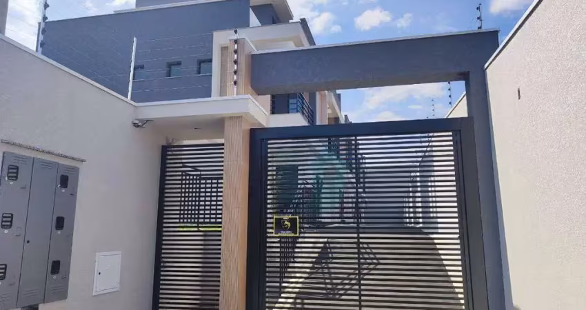 Sobrado triplex em condomínio com 3 quartos, sendo 1 suite e 2 vagas - bacacheri