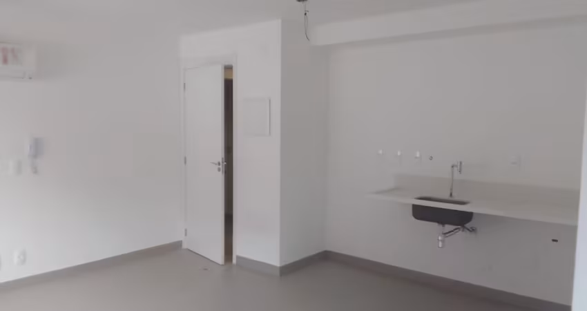 Studio novo semi mobiliado ao lado do metrô!!!