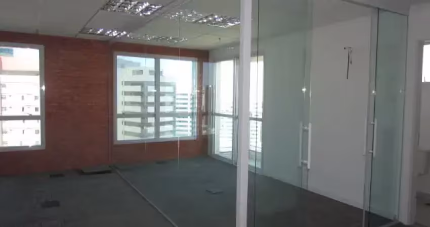 Linda sala comercial para locação a 54m do metro conceição.