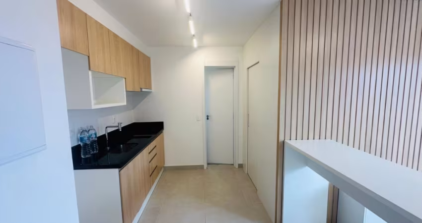 Studio com vaga  para ao lado do metrô !!!
