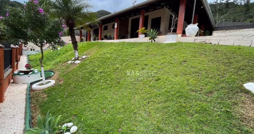 LINDA CASA COM VISTA PARA O MAR NA PRAIA DE SÃO MIGUEL, PENHA-SC