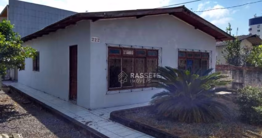 CASA NO CENTRO DE NAVEGANTES/SC