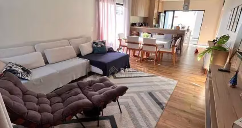 LINDA CASA ALTO PADRÃO 400 METROS DO MAR EM NAVEGANTES/SC