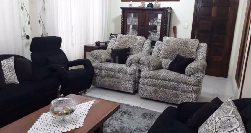 Sobrado com 03 quartos , sendo 1 suites- 3 Vagas de garagens - Santa Terezinha