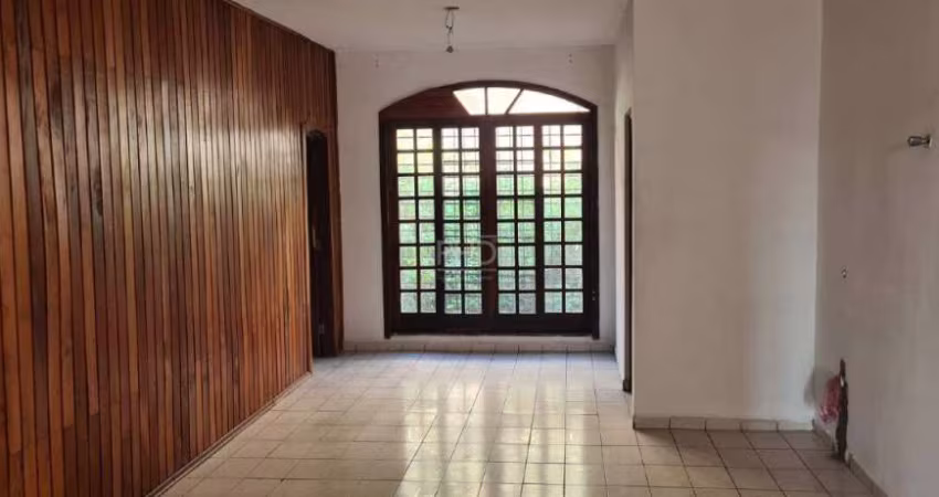 Amplo sobrado para comércio no Bairro Ferrazópolis
