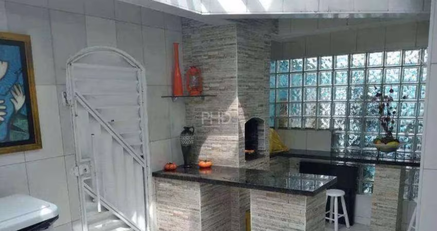 Sobrado com 3 Quartos à venda, 325m² - Santa Terezinha