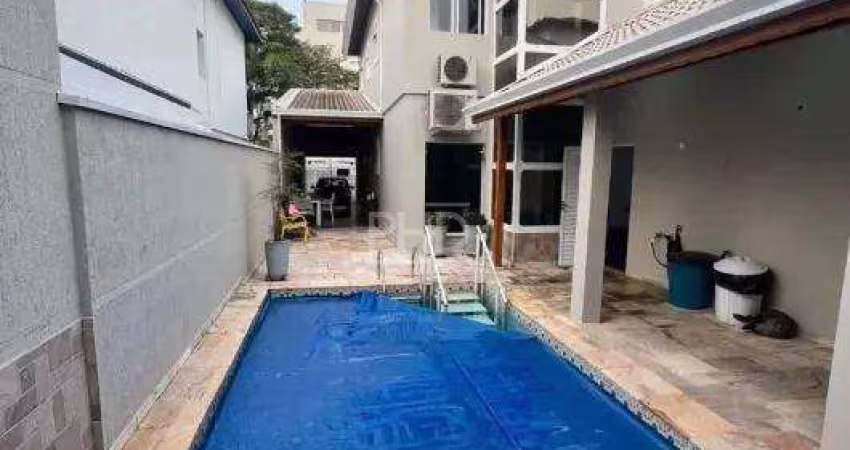 Sobrado com 3 quartos - sendo 1 suite - 5 vagas de garagens - com piscina - Nova Petrópolis
