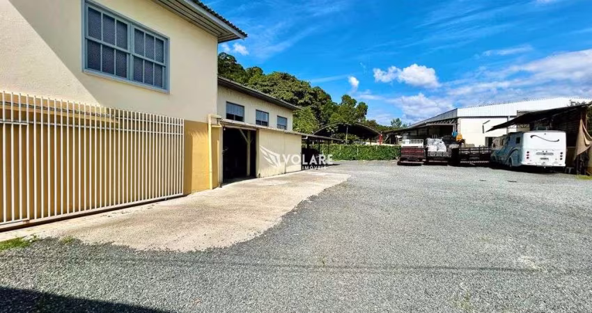 Galpão para Locação com 120 m², no Bairro Garcia!