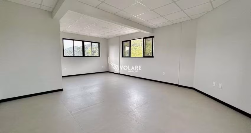 Sala Comercial com 131 m² para Locação – Bairro Ponta Aguda, Blumenau