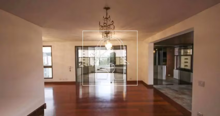 Apartamento de 247m² para locação no Real Parque
