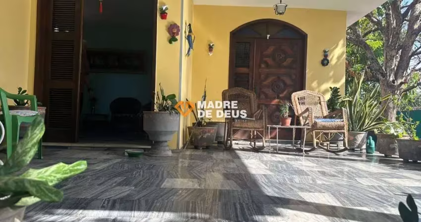Casa em condomínio fechado com 4 quartos à venda na Rua General Silva Júnior, 313, Fátima, Fortaleza