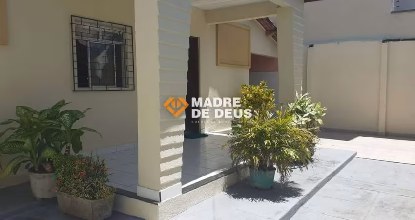 Casa com 3 quartos à venda na Rua Pero Vaz, 312, Messejana, Fortaleza