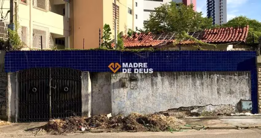 Casa com 3 quartos à venda na Rua Bento Albuquerque, 150, Cocó, Fortaleza