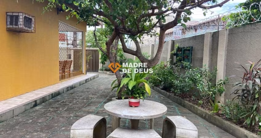 Casa em condomínio fechado com 4 quartos à venda na Rua Moreira de Sousa, 356, Parquelândia, Fortaleza