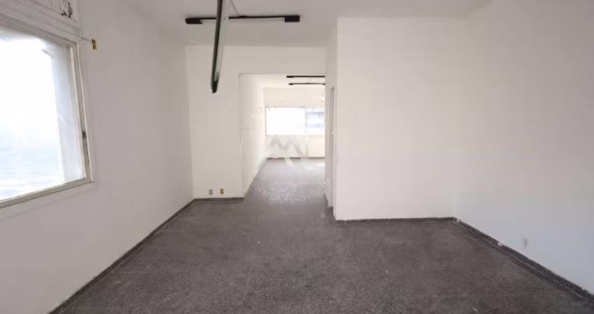 Excelente sala comercial no Centro do Rio, com piso em granito e extremamente espaçosa!!