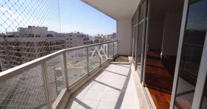 Excelente apartamento, 4 quartos, 1 suíte, 3 banheiros, 2 VAGAS DE GARAGEM, em Condomínio com Piscina e Salão de Festas
