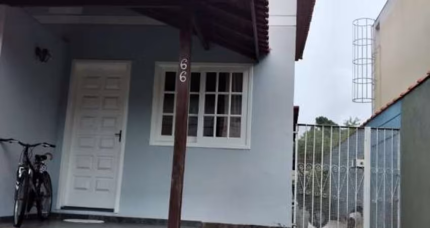 Sobrado em Condomínio Fechado 4 dormitórios sendo uma 1 Suíte 2 vagas Lazer Completo