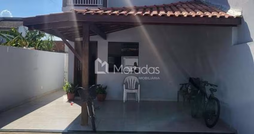 Descubra o seu novo lar no coração do Parque Imperial, em Campos dos Goytacazes! Esta encantadora casa de 180m² de área útil é o refúgio perfeito para quem busca conforto e praticidade. Com dois dormi