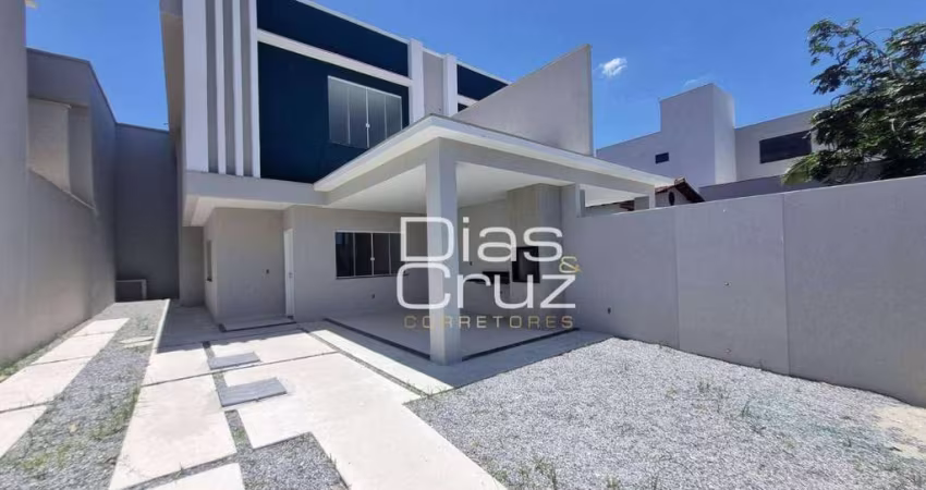Duplex no Ouro Verde em Rio das Ostras com 3 suítes, área gourmet!