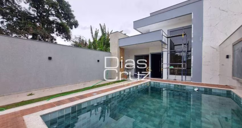 Casa linear com piscina em Rio das Ostras, 3 quartos