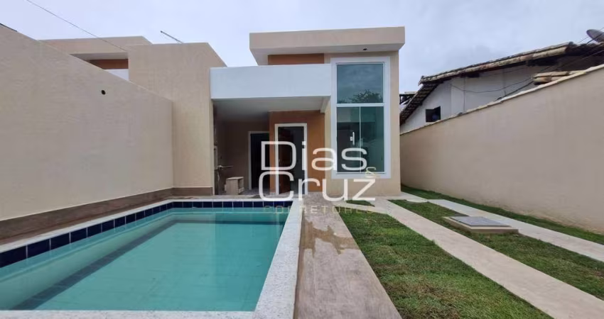 Casa em Rio das Ostras no Village com 3 quartos, piscina e área gourmet!