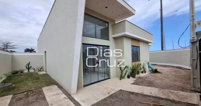 Casa muito bem localizada com  3 quartos à venda, Verdes Mares - Rio das Ostras/RJ