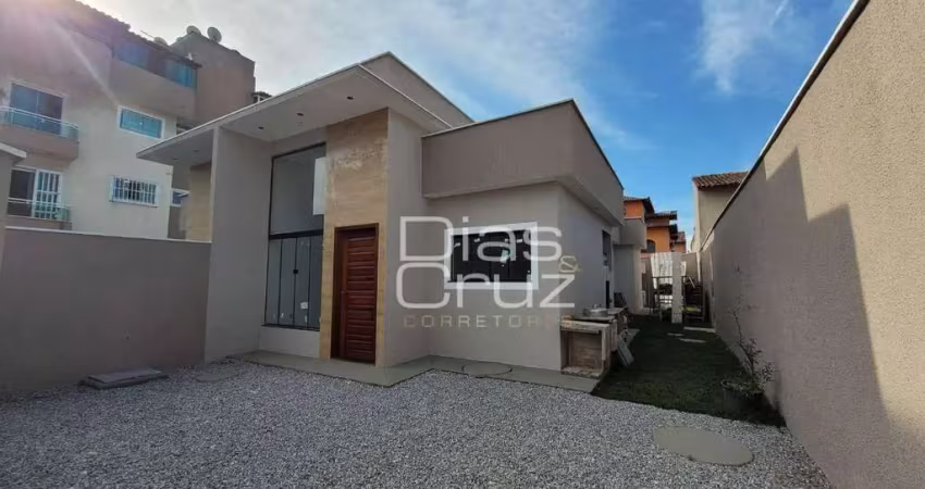 Casa linear a 100m da rodovia amaral peixoto, no bairro enseada das gaivotas