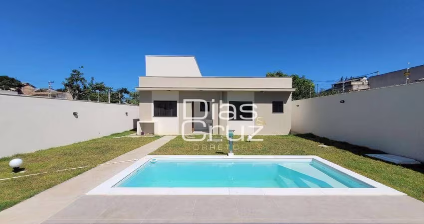 Casa com 4 quartos com piscina e varanda goutmet 360M² de terreno - Maria Turri - Rio das Ostras/RJ