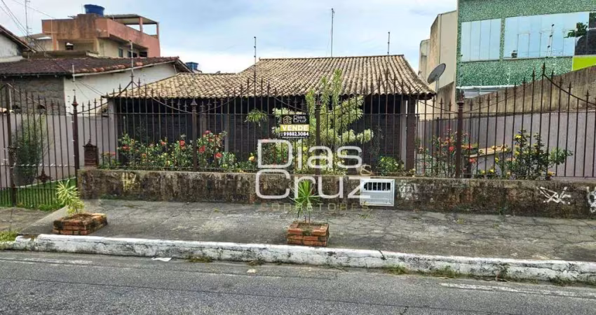 Casa muito bem localizada no centro de rio das ostras à venda!