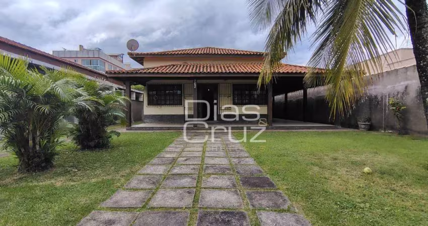 Casa no Costazul em terreno único com 3 quartos, 200m da praia!
