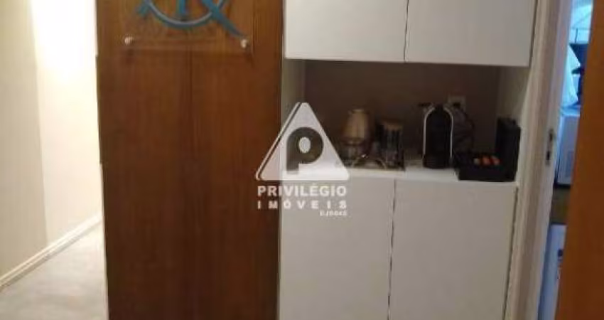 Sala pronta clinica 70 mts Lucio Costa Barra da Tijuca