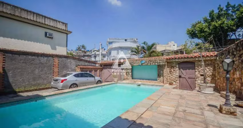 Casa com 8 quartos à venda na Rua Estrela do Sul, --, Curicica, Rio de Janeiro