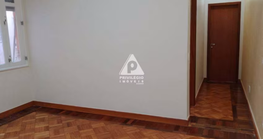 Apartamento 2 quartos totalmente reformado Centro.