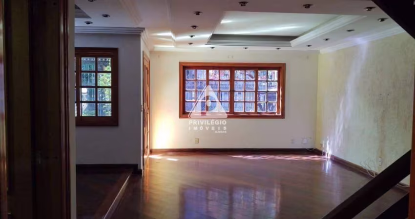 Casa duplex, 4 quartos, 3 suítes , piscina, área gourmet, vaga Vila Valqueire