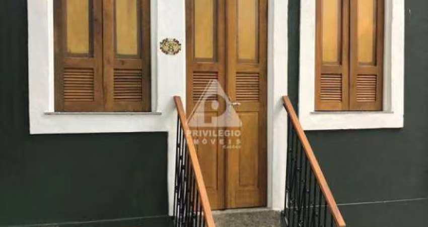 CASA DE VILA, 2 QUARTOS, 2 VAGAS, NA RUA BARÃO DO BOM RETIRO/ COLÉGIO PEDRO II