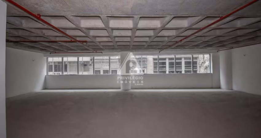 Venda de sala comercial 301, Centro, 177 m², infraestrutura empresarial.