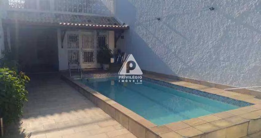 VENDO CASA 4 QUARTOS EM CAMPINHO -R.J