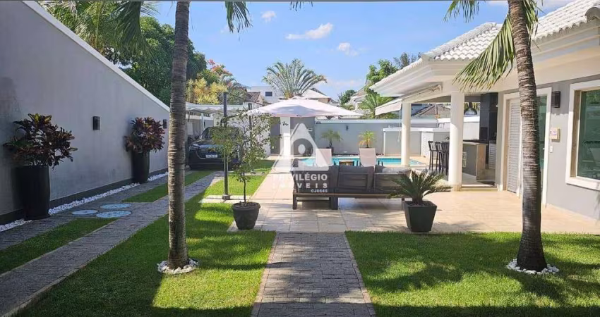 Luxuosa Casa em Condomínio Fechado c/ 5 Suítes, Piscina Privativa e Área Gourmet | Localização Privilegiada