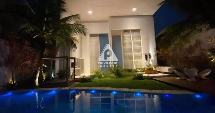 Casa residencial em condominio exclusivo à venda, 4 suítes, 560m²