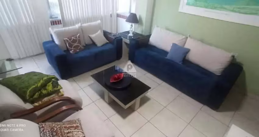 Excelente apartamento de 3 quartos, sala ampla, claro, arejado, vista livre, na rua Manuel Leitão, esquina com Haddock Lobo, Fundação Bradesco.