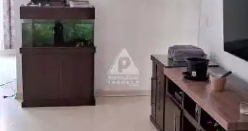 Apartamento 3 quartos, sala, cozinha, 3 banheiros, dependência completa, vaga. tijuca