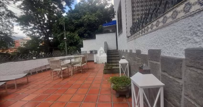 Villa isabel casa tipo apartamento em com quintal e garagem