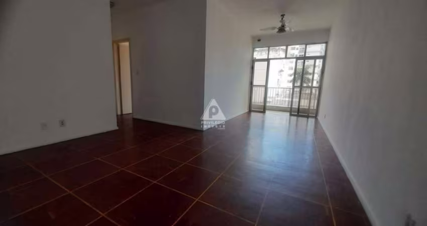 apartamento na barão de mesquita de 2 quartos com varanda
