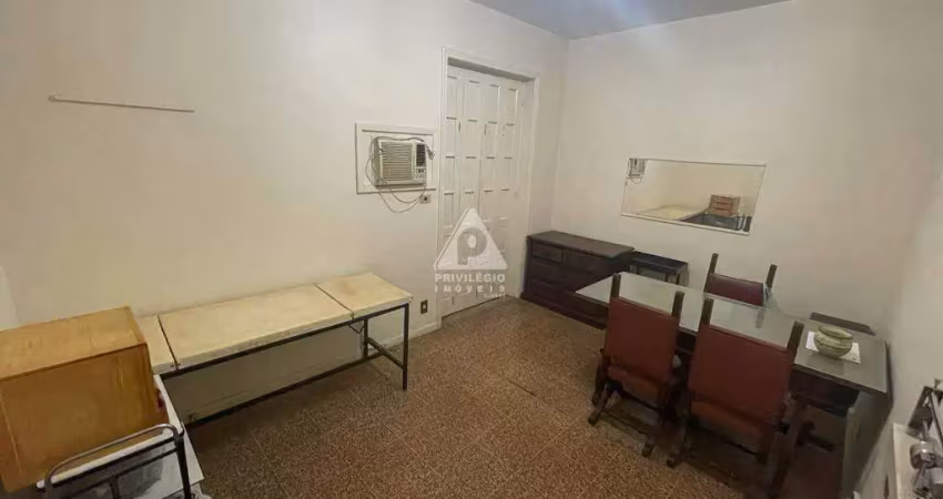 Casa a venda em excelente localização na tijuca, próximo aos metrô da afonso pena. e são francisco xavier
