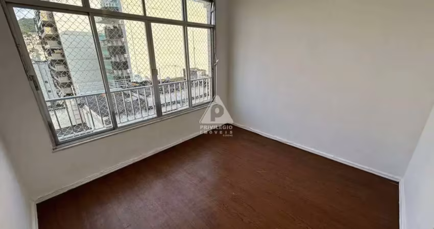 Apartamento de 2 quartos à venda, em frente a praça afonso pena e a 4m do metrô